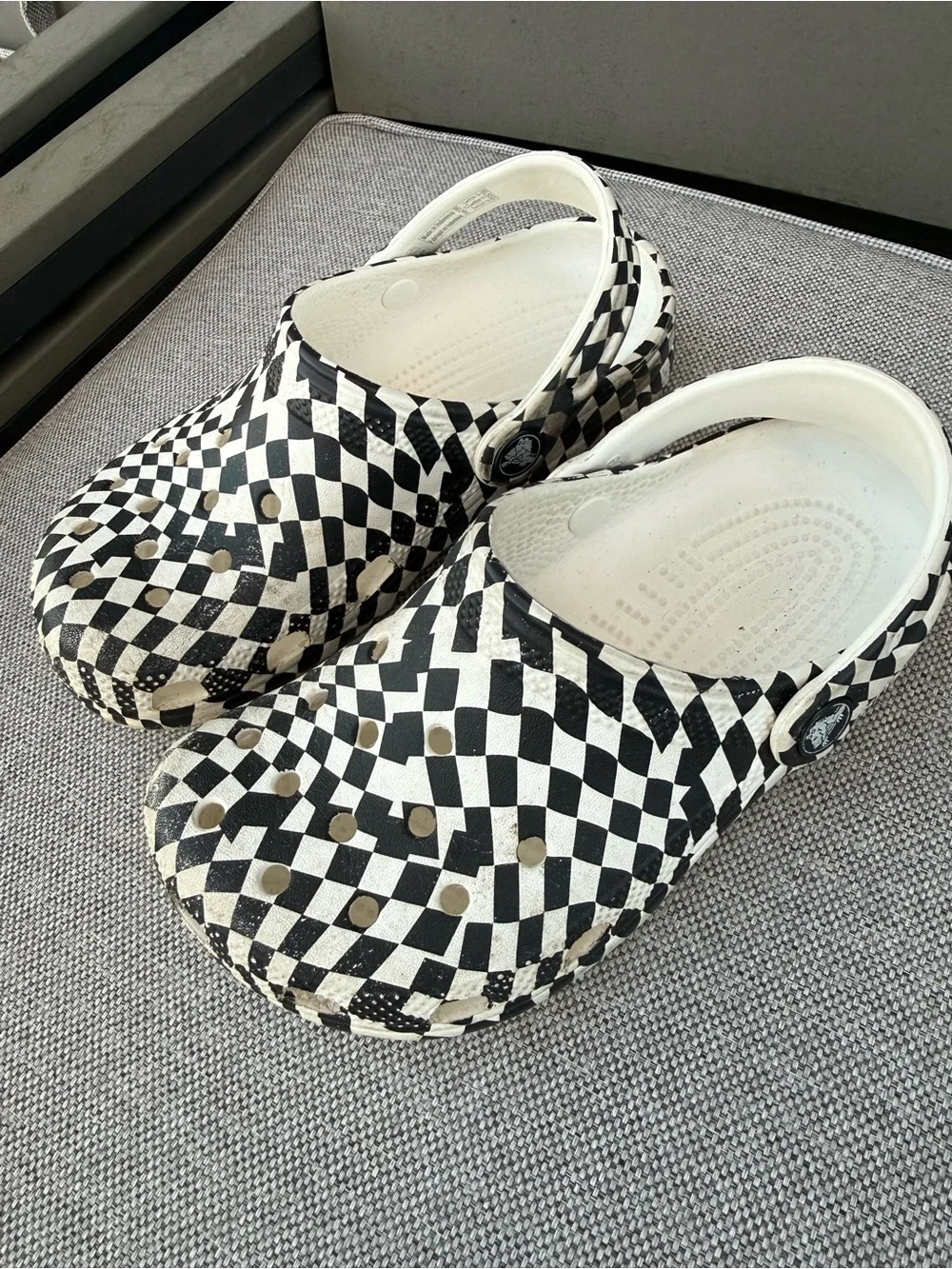 Kids Checkered Crocs J1